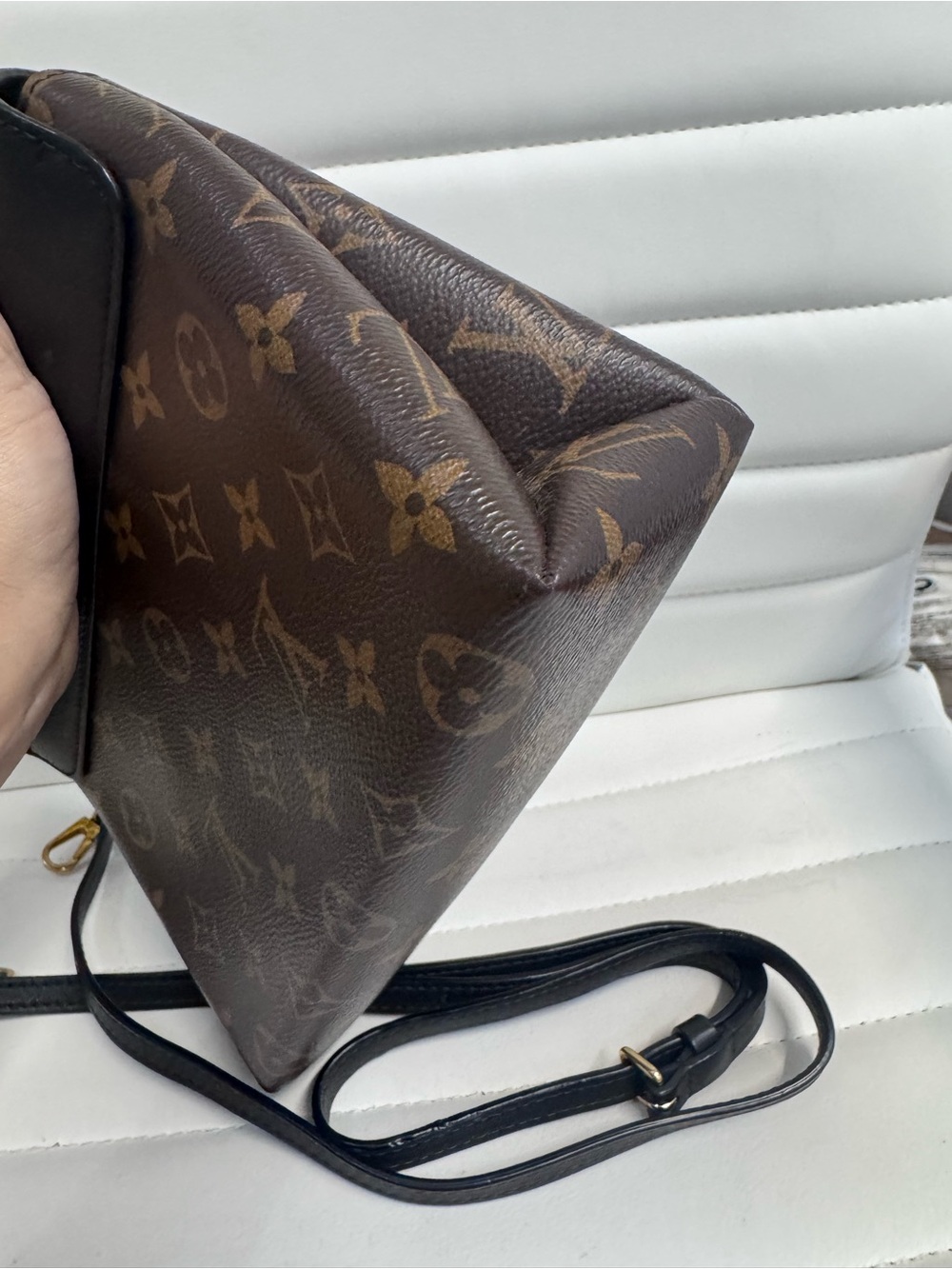 Louis Vuitton Locky BB monogram and black handbag with strap - Picture 3 of 9